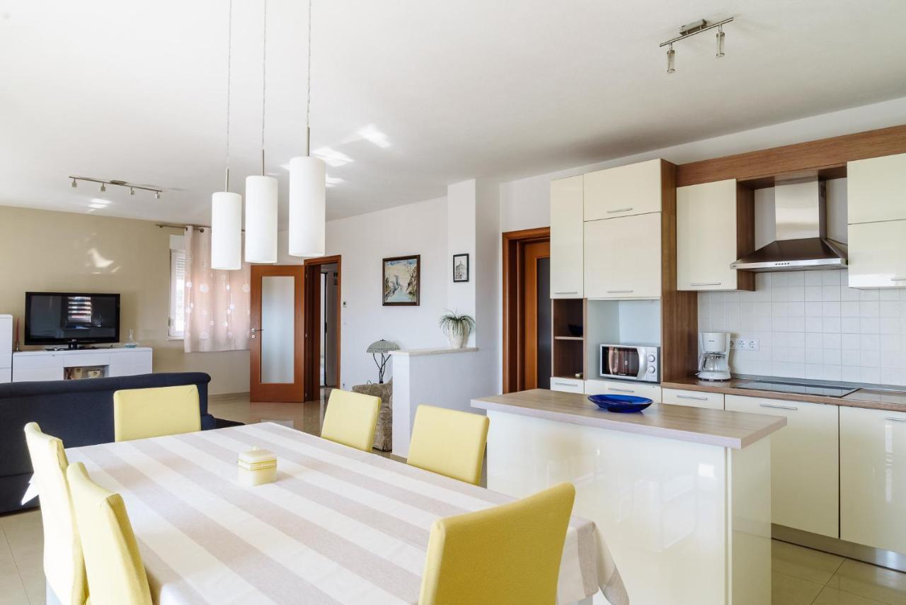 Apartman Niko Kastela Exterior photo